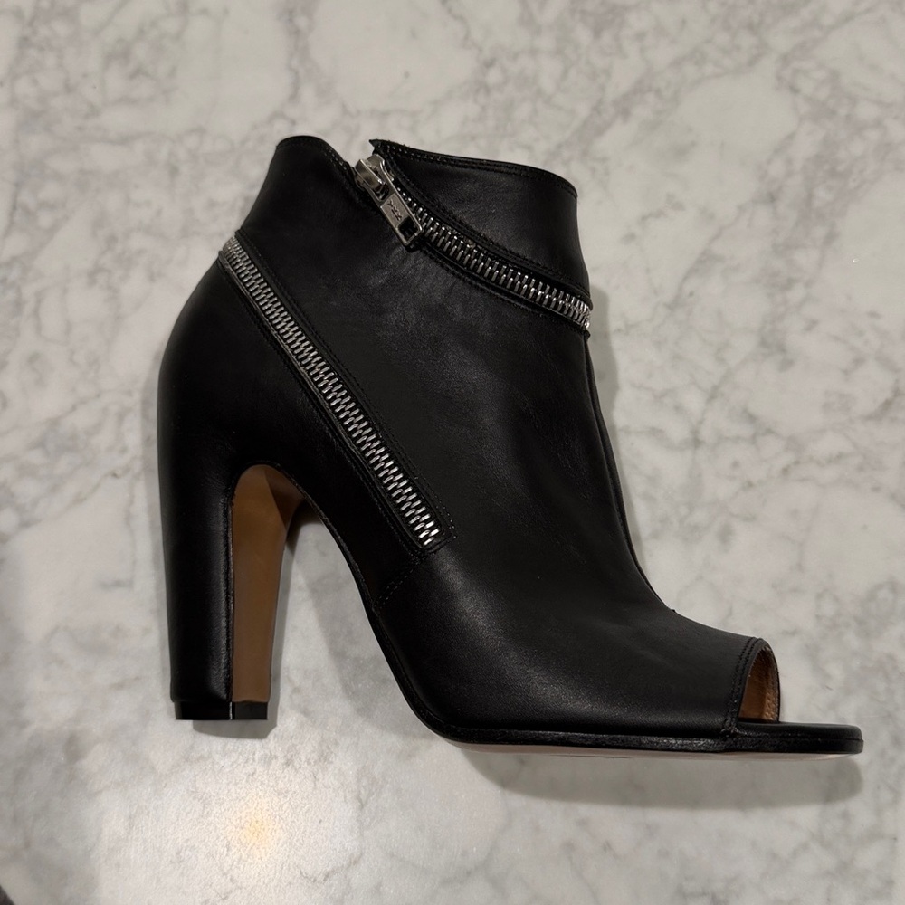 Madison Margiela Paris Black Leather Zip Bootie.  37 NWT